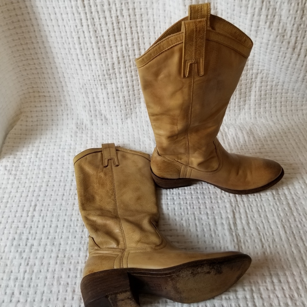 Frye Leather Banana Yellow Rounded Toe Pull On Boots
